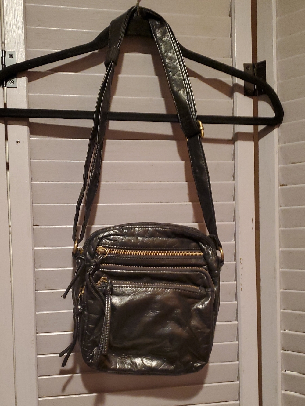 GAL Black Crossbody Sling Bag